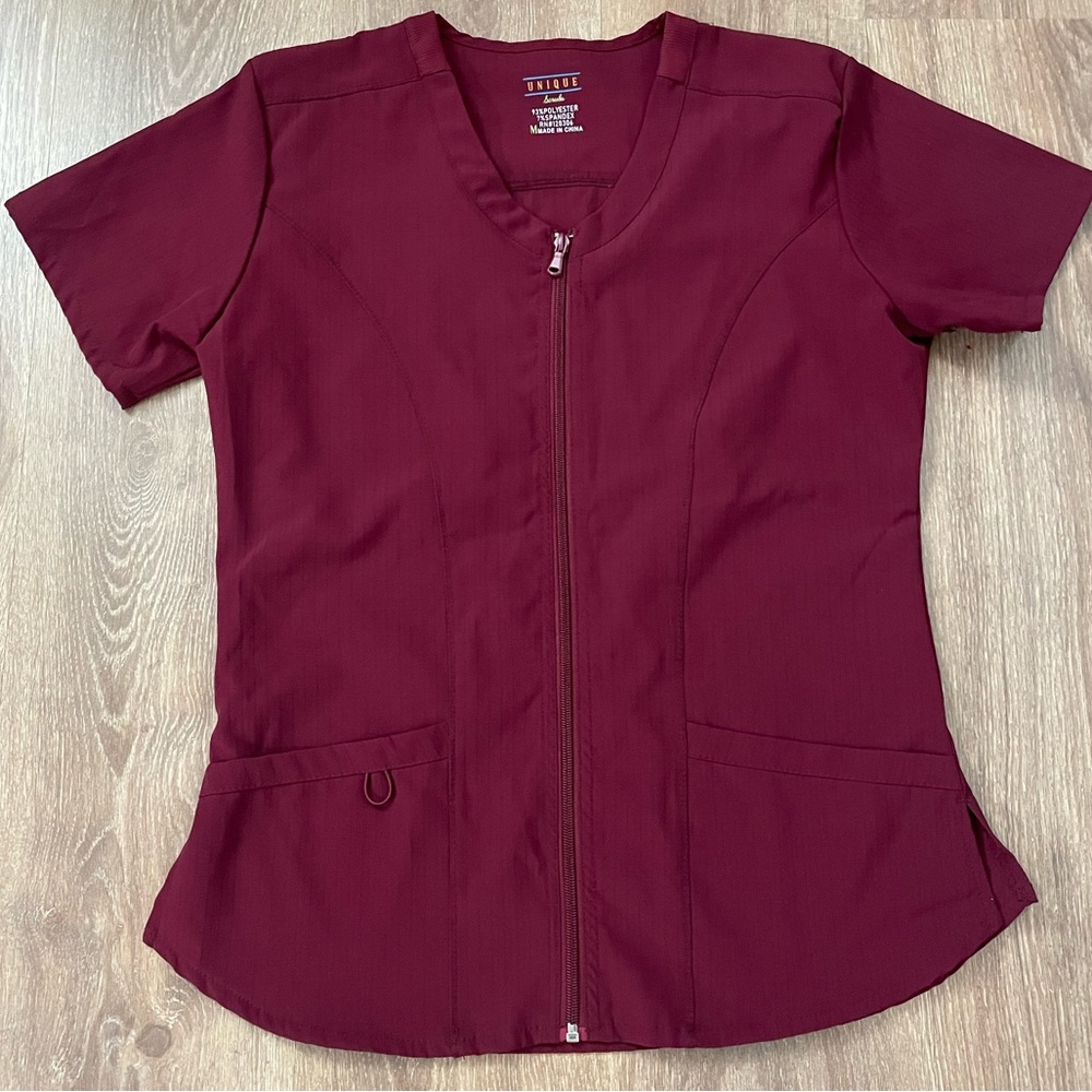 Women’s Medium Unique Scrubs Top